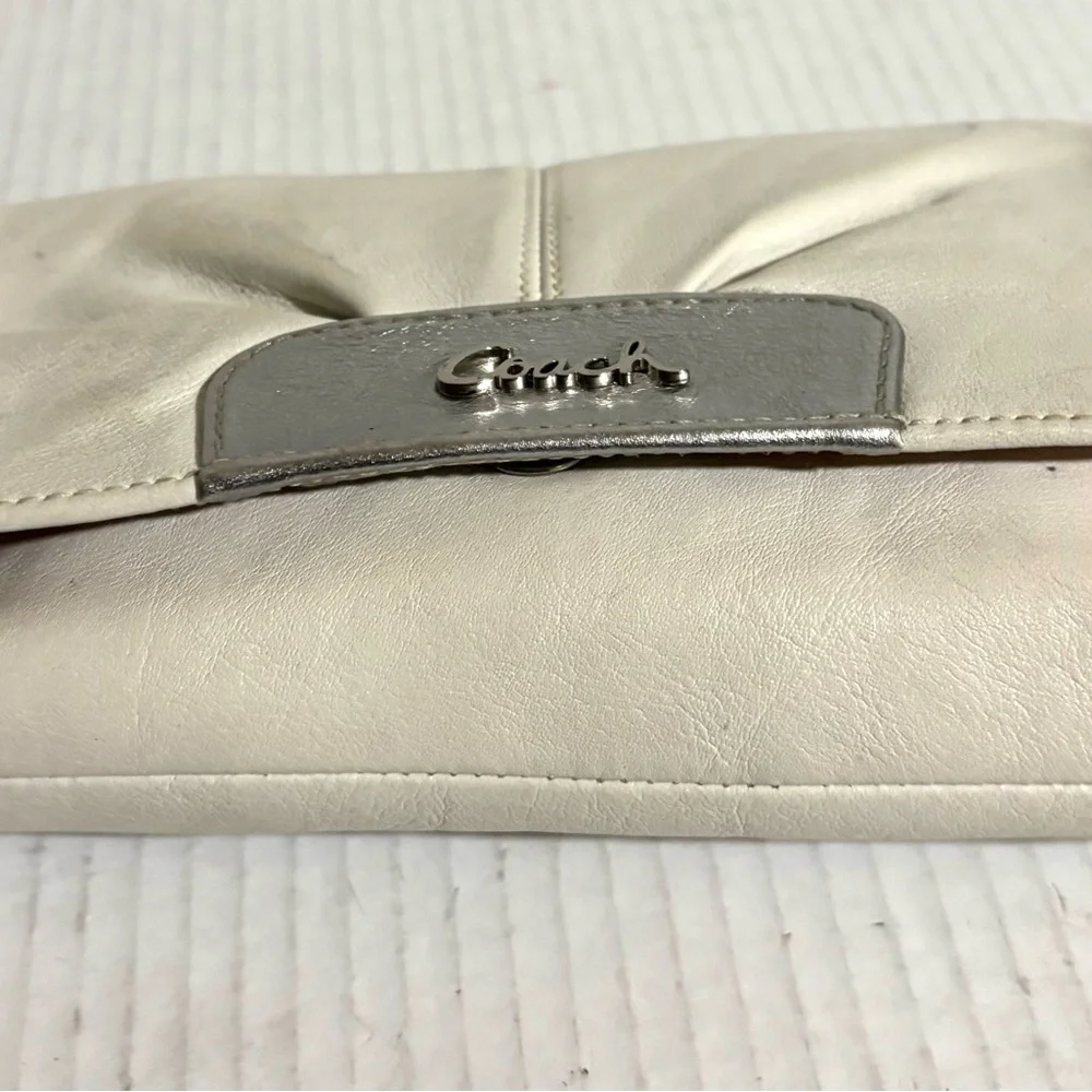 Coach vintage Cream and Silver shoulder Clutch